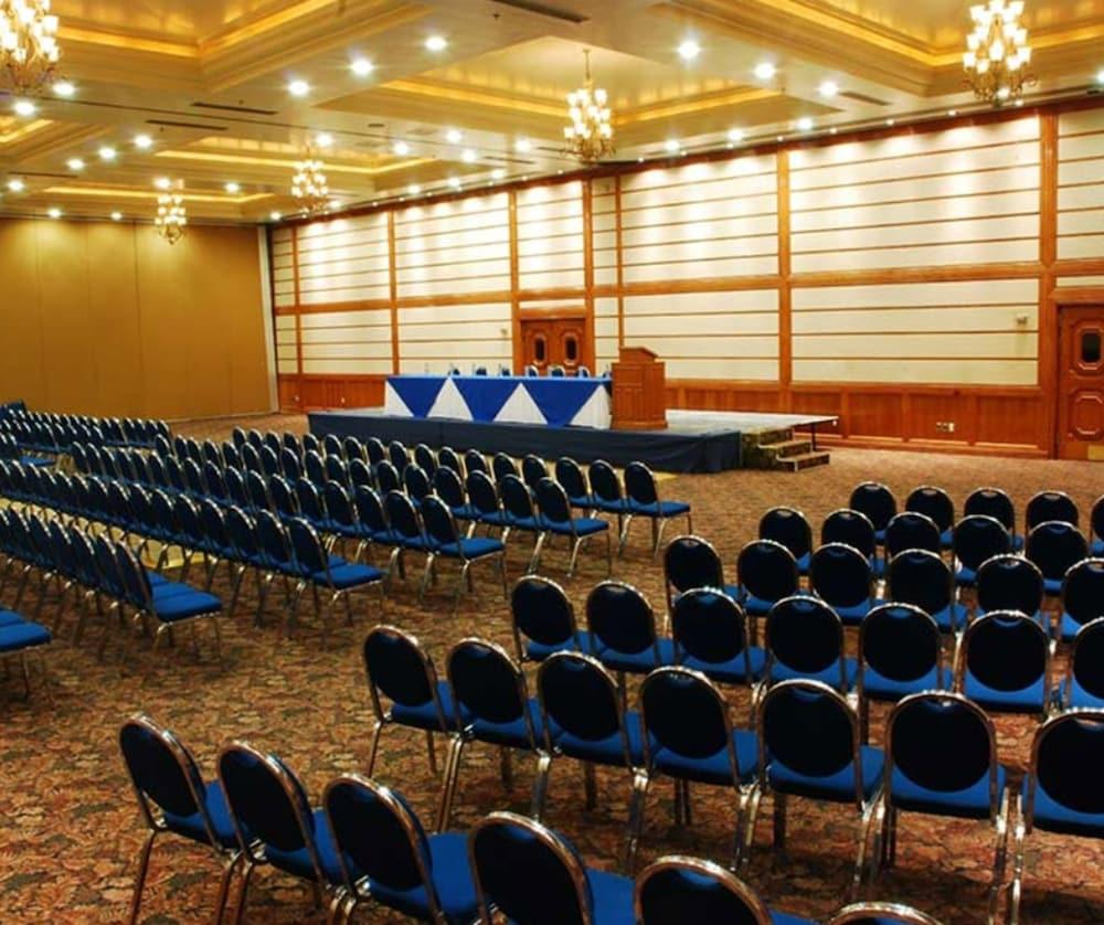 Hotel Royal Garden Reynosa Zewnętrze zdjęcie