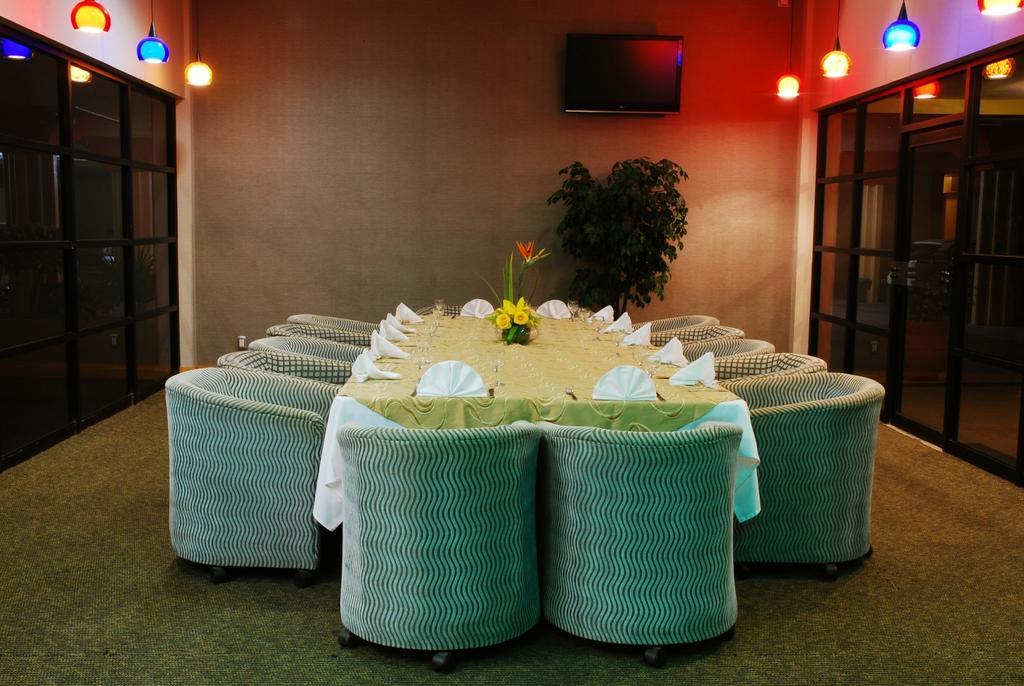 Hotel Royal Garden Reynosa Zewnętrze zdjęcie